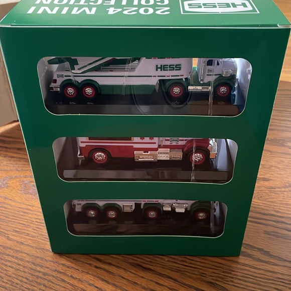 HESS 2024 MINI COLLECTION BRAND NEW NWT - Picture 3 of 6